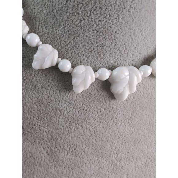 Vintage Miriam Haskell White Milk Glass Leaf Necklace  14" Choker Art Deco Style - Picture 3 of 5